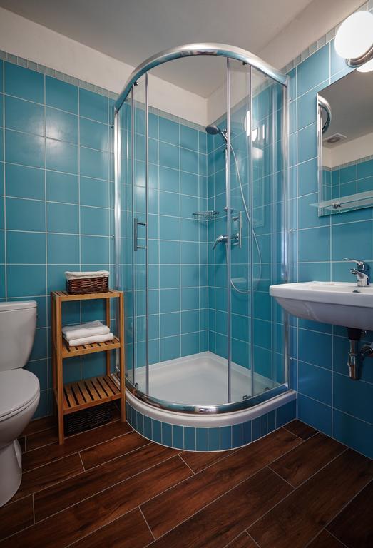 Queen Bee Apartments Praga Habitación foto