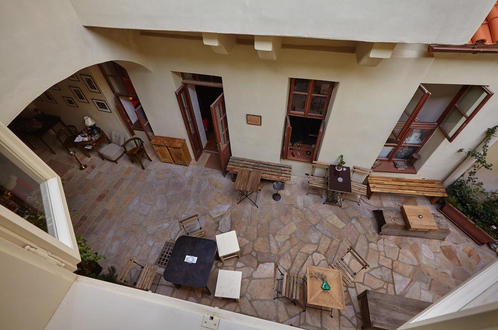 Queen Bee Apartments Praga Exterior foto